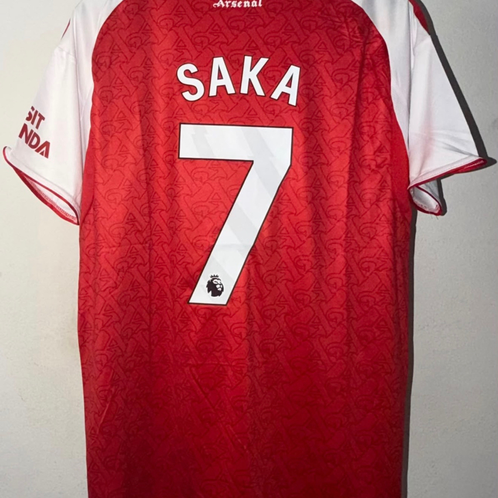 Saka home arsenal jersey size medium
